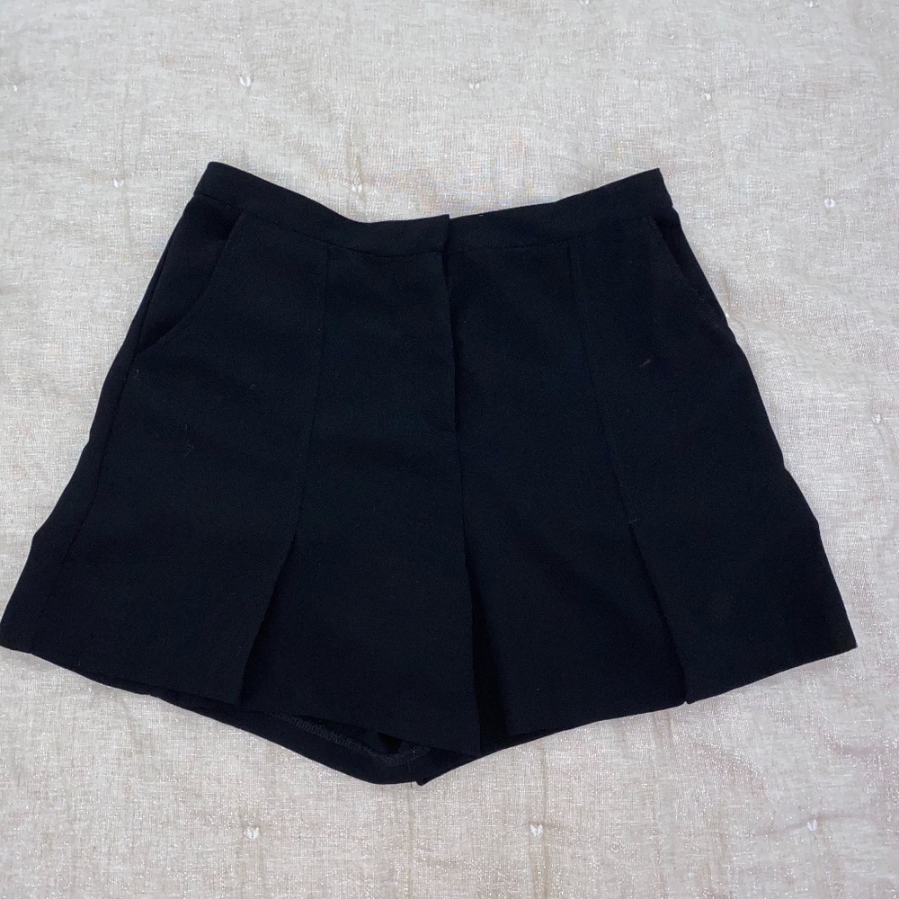 Black Olivaceous Shorts